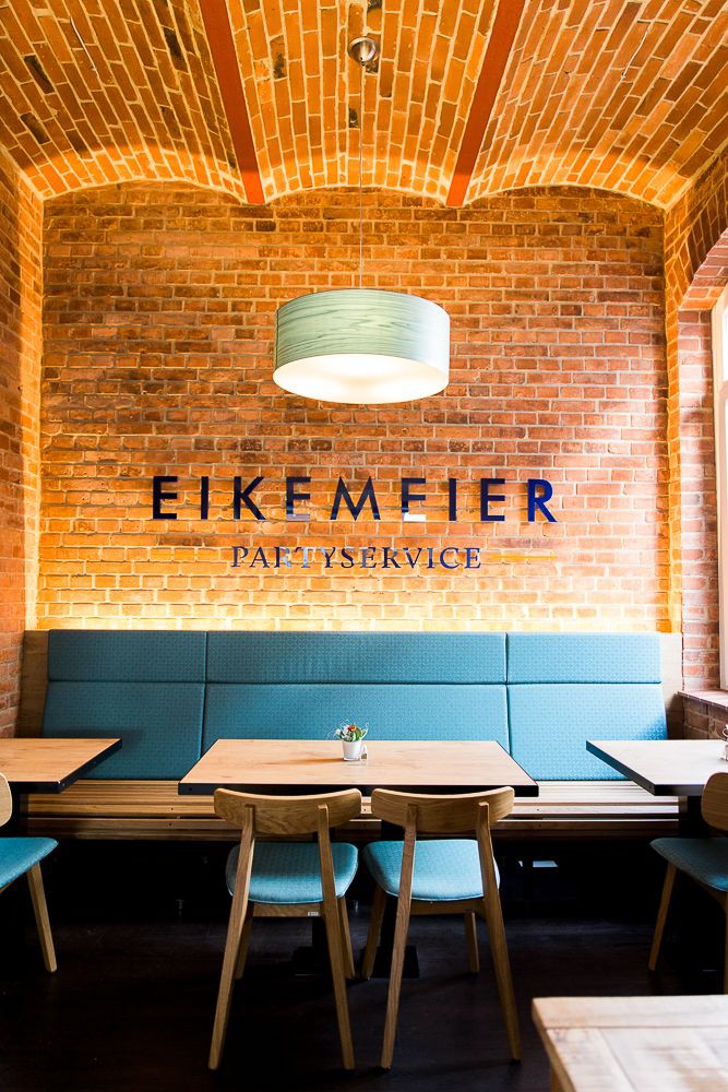 Esszimmer mit Logo